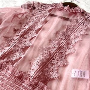 Pink Blouse feat. Puffy sleeves